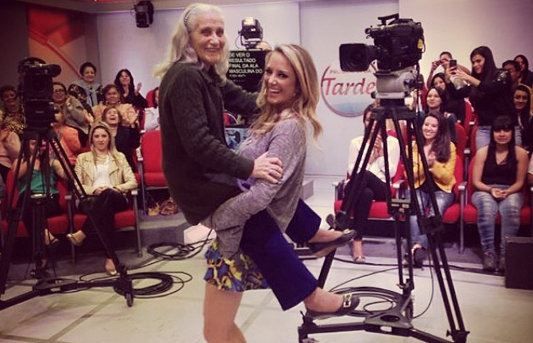 WTF do Dia: Ticiane Pinheiro levanta participante da plateia do Programa da Tarde