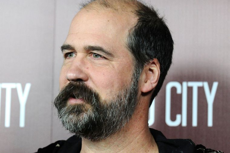 Ex-baixista do Nirvana defende comentários de Eddie Vedder sobre guerra
