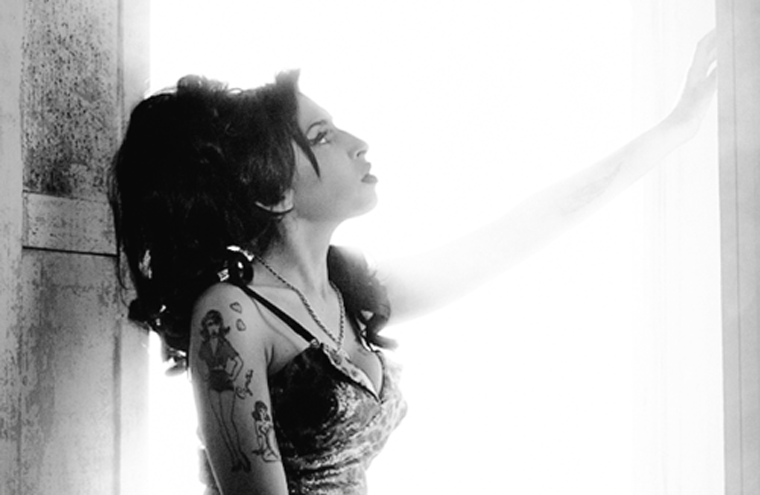 Três anos sem Amy: selecionamos as seis músicas mais emocionantes da inglesa