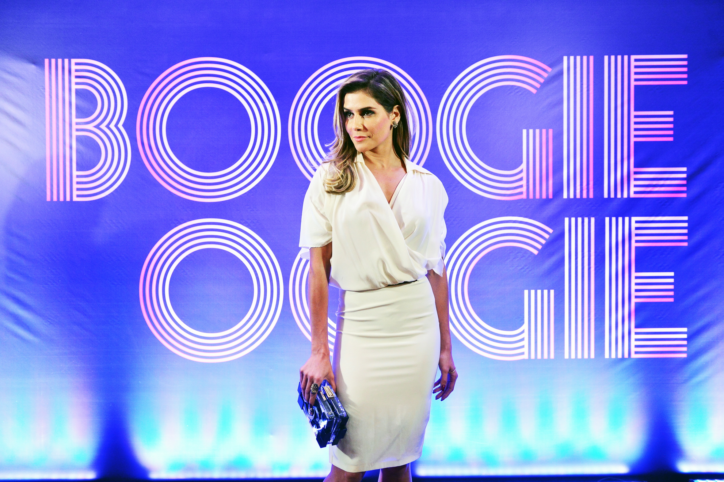 Deborah Secco comenta as mudanças em seu corpo por personagens: 'Parte da minha profissão'
