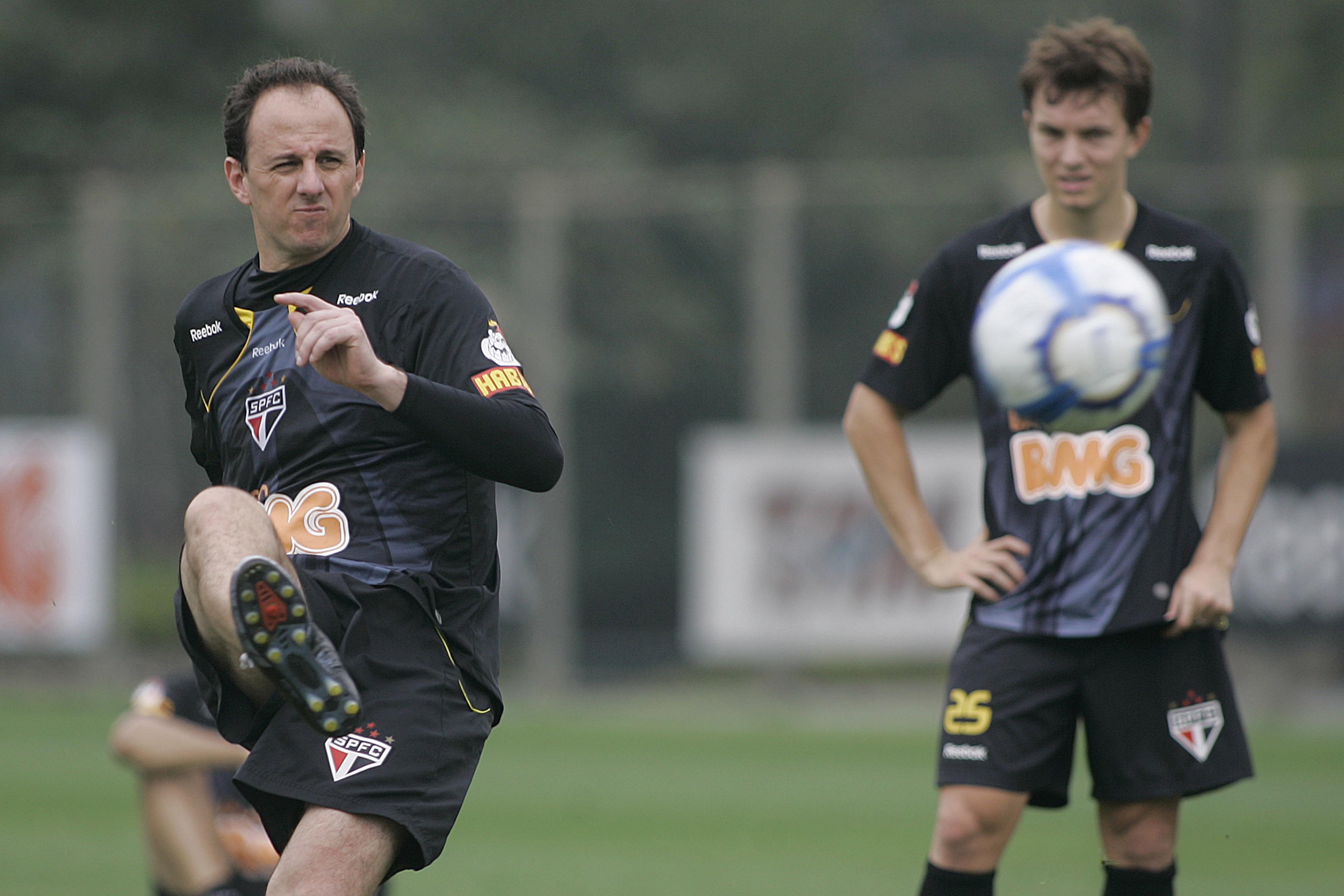 Dagoberto e Ceni são os únicos a fazer gols em todas as edições da era dos pontos corridos
