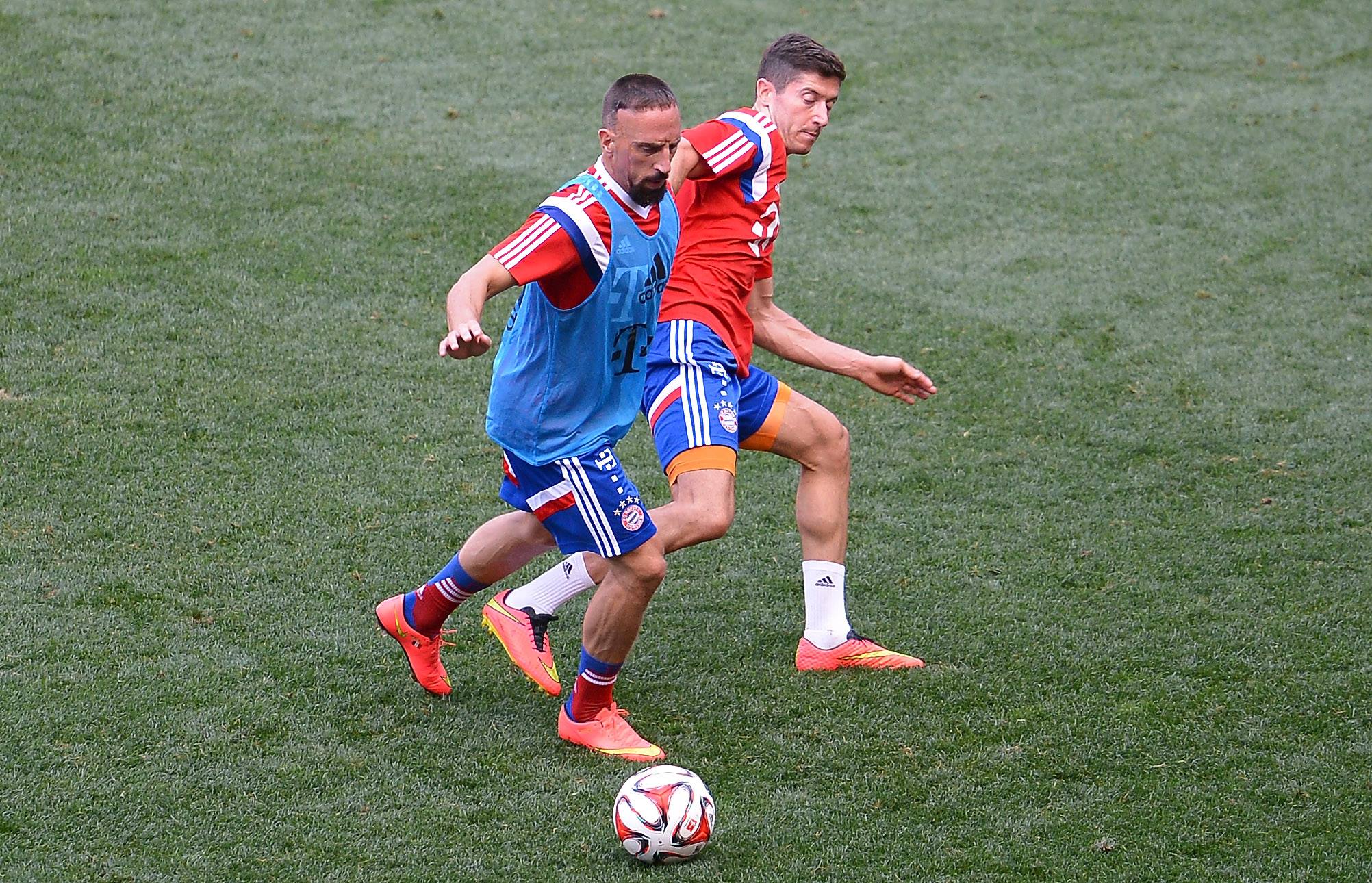 Lewandowski faz golaço de calcanhar em treinos do Bayern de Munique; assista