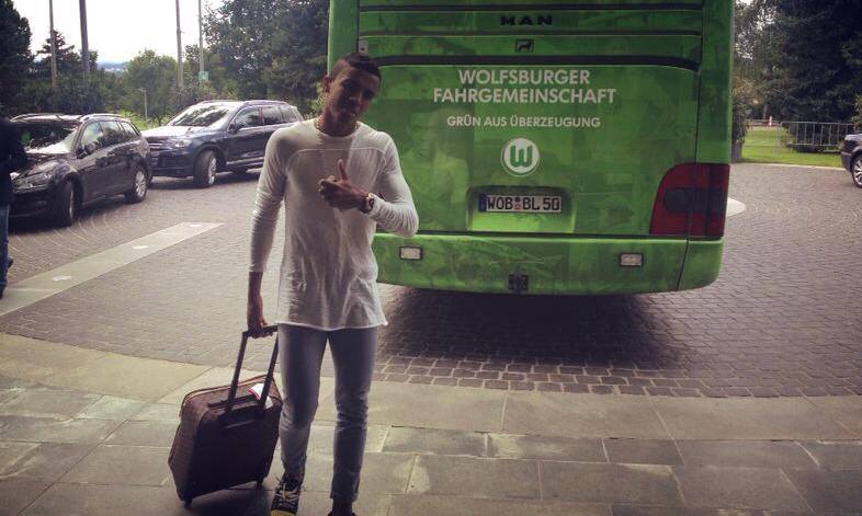 Luiz Gustavo volta a treinar no Wolfsburg ainda sofrendo com o 7 a 1