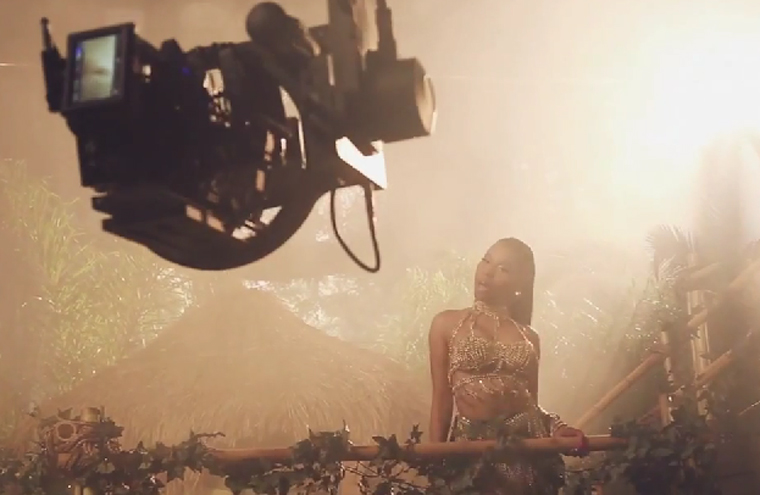 Assista ao making-of do clipe de 'Anaconda', de Nicki Minaj