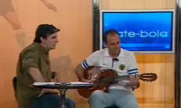 Rogério Ceni já cantou e tocou violão em alguns programas de TV