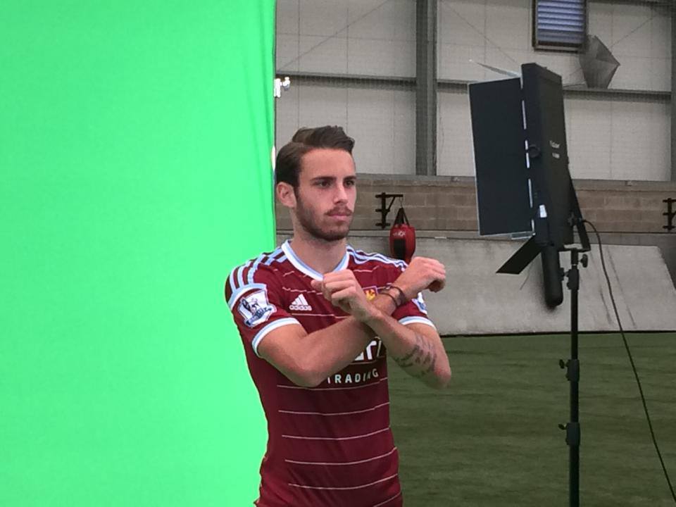Jovem contratado pelo West Ham agora jogará ao lado de antigos alvos de suas trollagens
