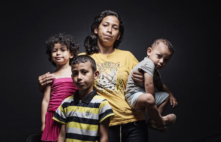 Série fotográfica retrata a violência que os imigrantes ilegais sofrem