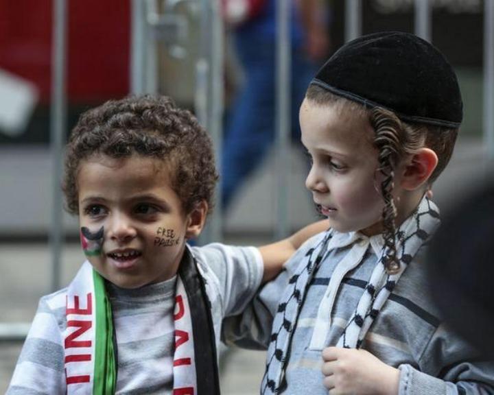 Quando a arte explica o conflito: os encontros entre Israel e Palestina na literatura, cinema, TV e fotografia