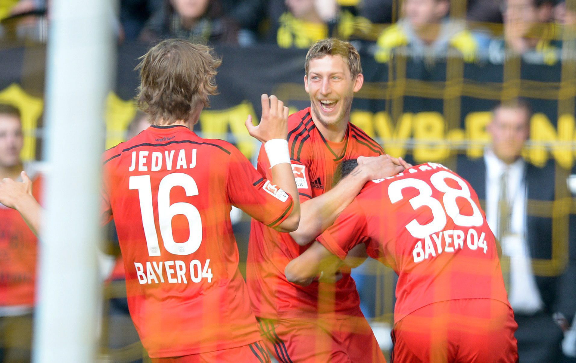 Bellarabi marca gol mais rápido da Bundesliga e ajuda Leverkusen a vencer; assista
