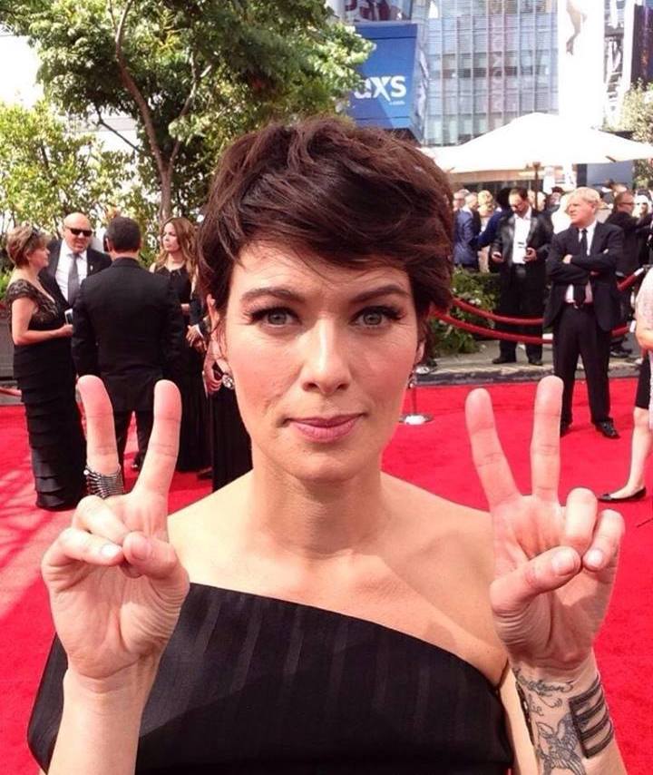 A atriz Lena Headey, de Game of Thrones, está grávida de uma menina! Ela só confirmou o sexo do bebê na semana passada.