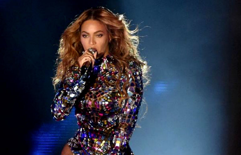 Beyoncé divou, Miley ganhou prêmio, Nicki Minaj mostrou a anaconda... Veja como foi o VMA 2014 em gifs
