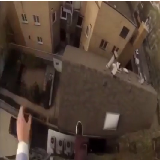 Praticante de Parkour faz salto 'Matrix' de telhado para escada e registra tudo; assista