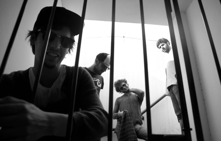 Mel Azul prepara novo álbum 'Bonde do Esgoto' e faz show em São Paulo no sábado