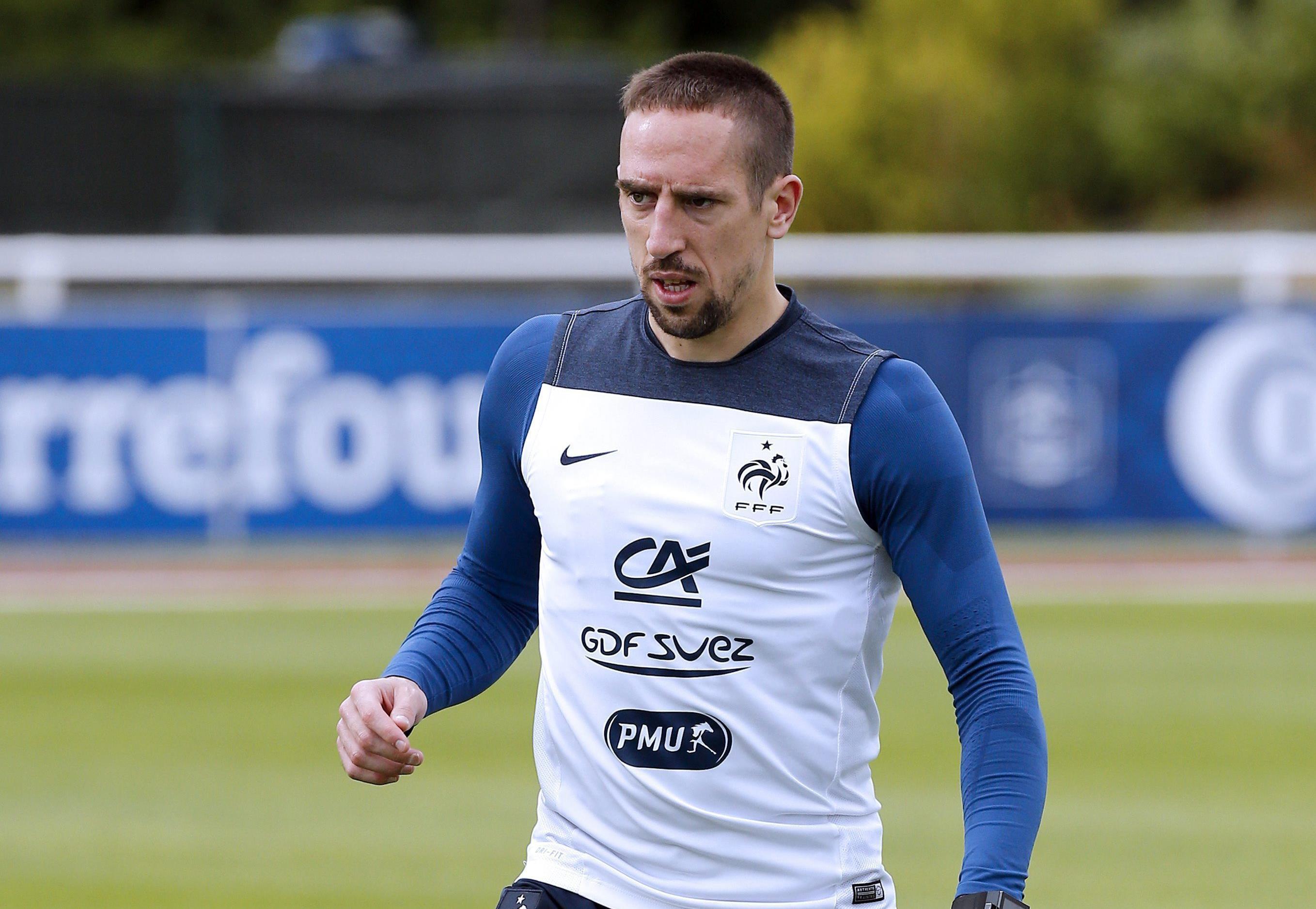 Platini diz que Ribéry pode ser suspenso caso se negue a defender seleção