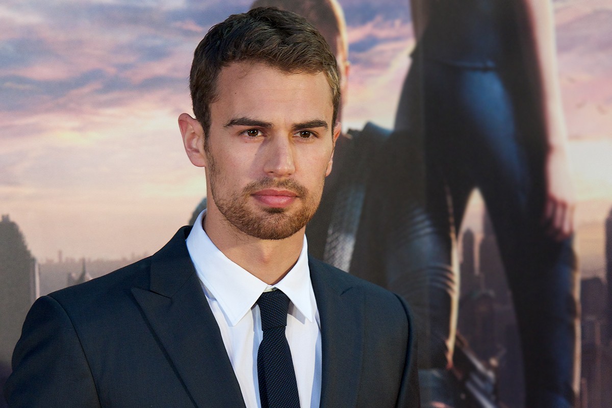 Ator de Divergente vai estrelar quinto filme da franquia Anjos da Noite