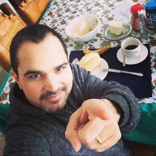 Luciano Camargo critica reeleição de Tiririca: 'Você é um retardado?'
