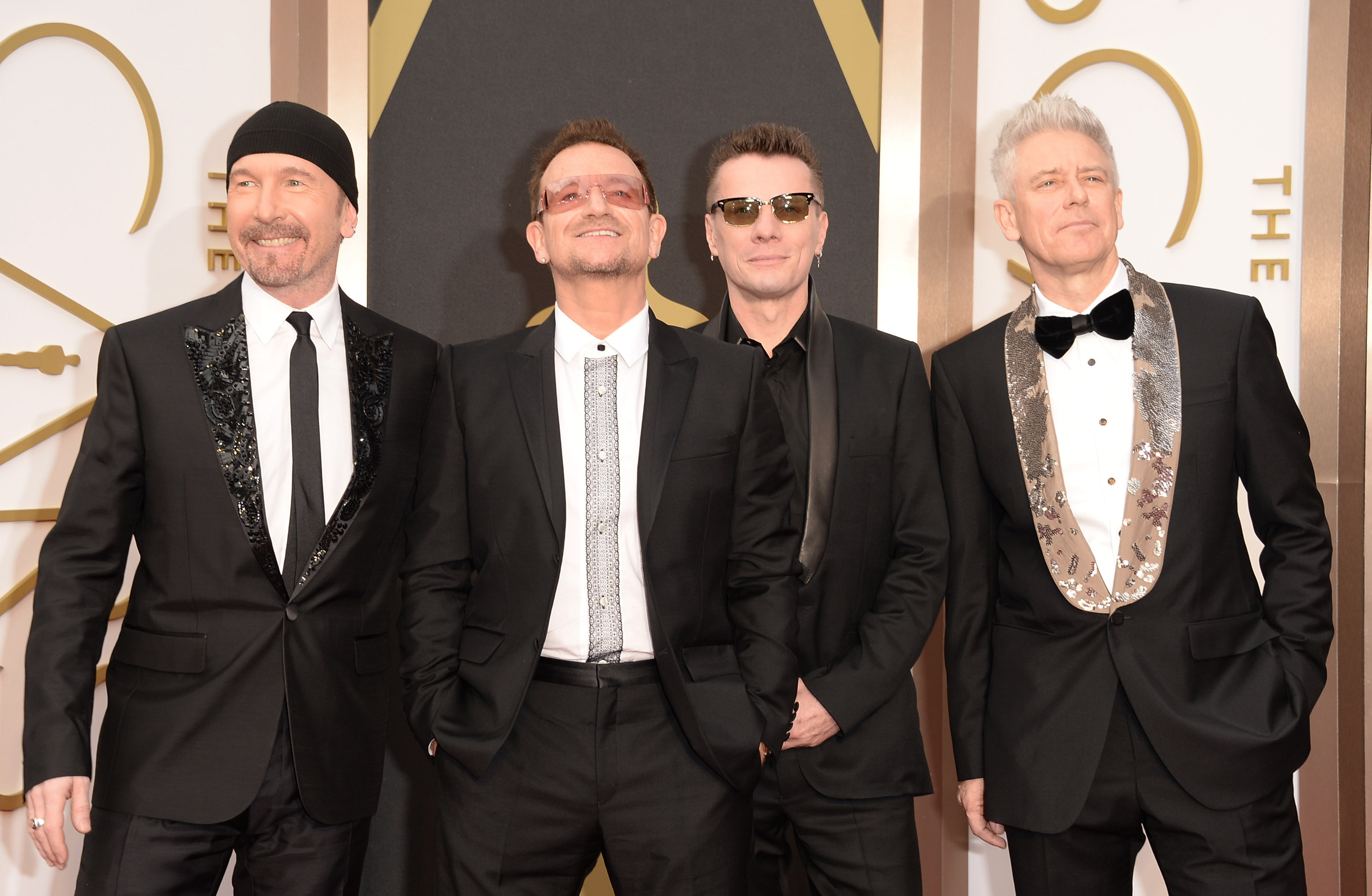 Após ser distribuído pela Apple, novo disco do U2 chega às lojas