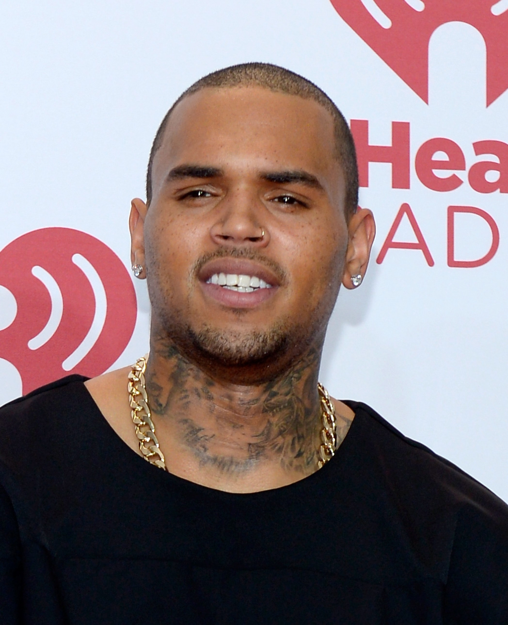 Chris Brown comenta epidemia de ebola: 'É uma forma de controle populacional'