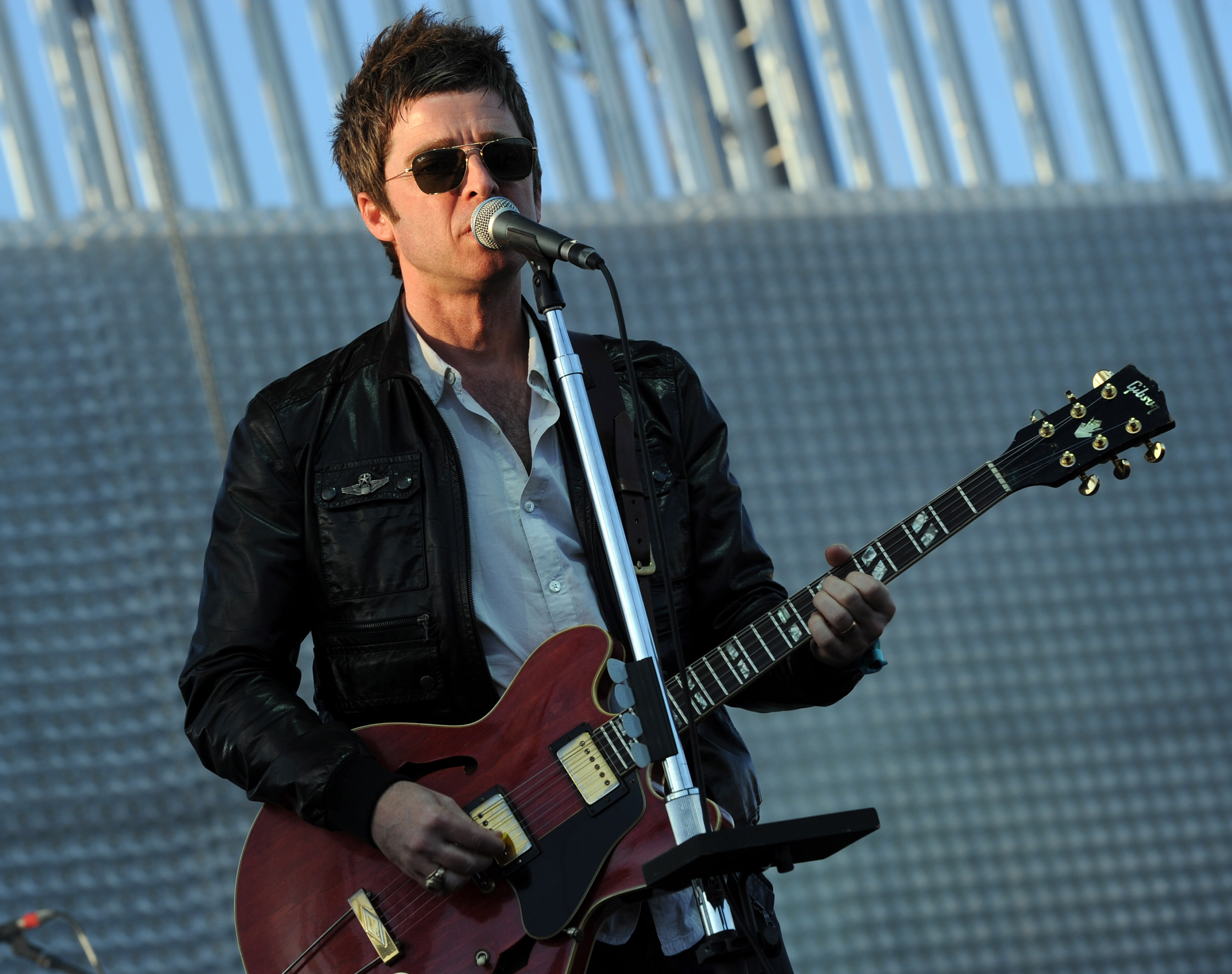 Noel Gallagher anuncia novo álbum para março, 'Chasing Yesterday'