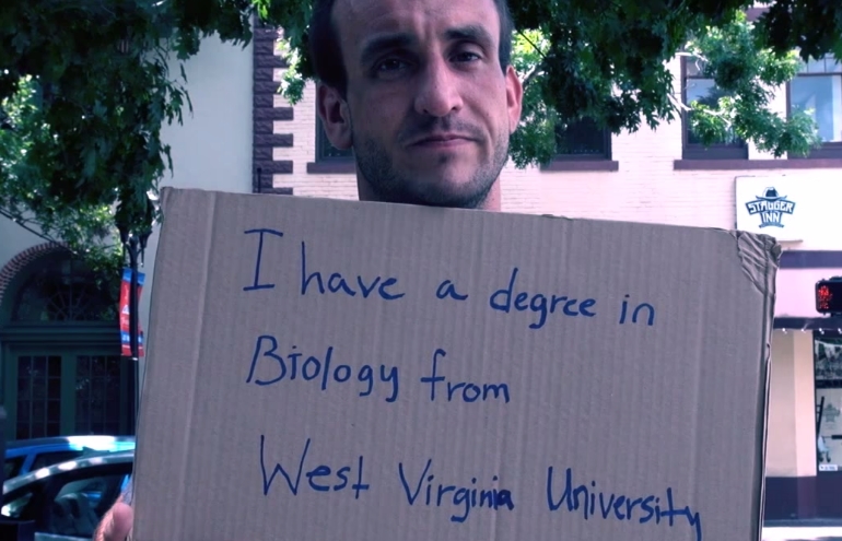 Eu sou formado em bilogia pela universidade de West Virginia