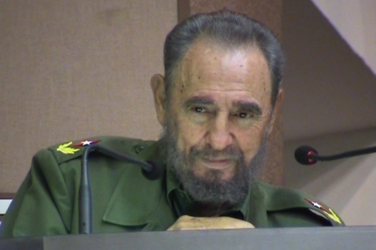 Fidel Castro oferece aos EUA colaboração de Cuba na luta contra ebola