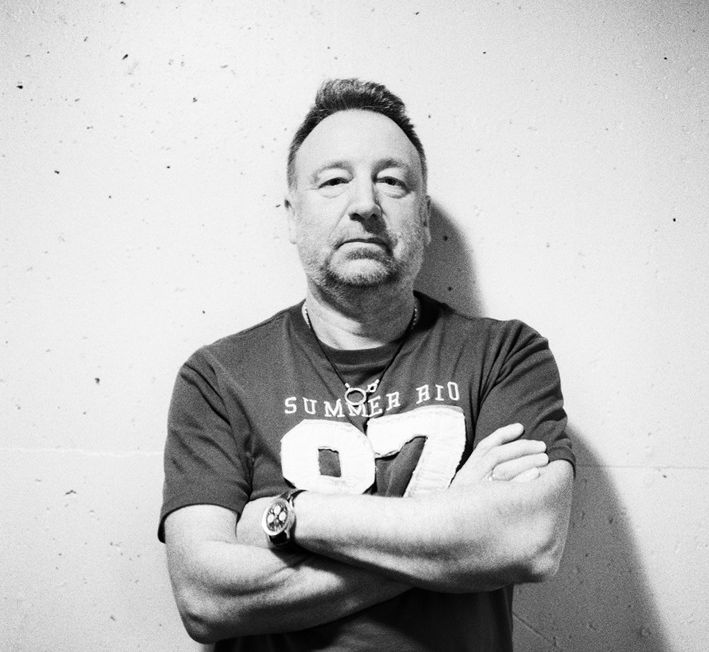 Peter Hook volta a SP com show que celebra álbuns clássicos do New Order
