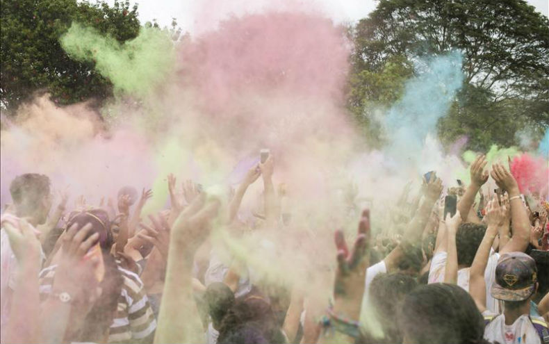 Paulistanos festejam chegada da primavera com explosão de cores no Ibirapuera
