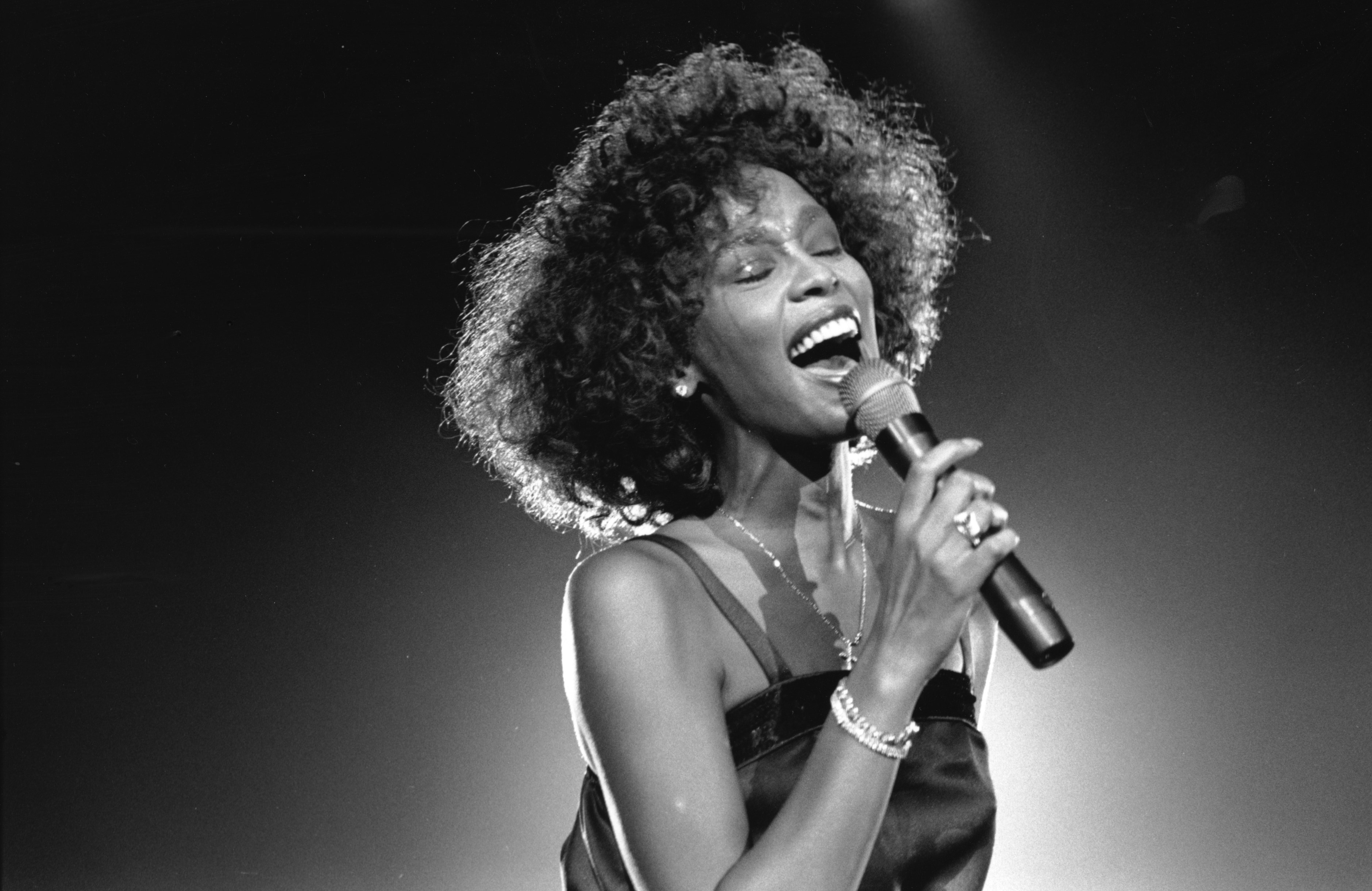 Whitney Houston ganha revival com disco ao vivo. Ouça 'You Give Good Love'