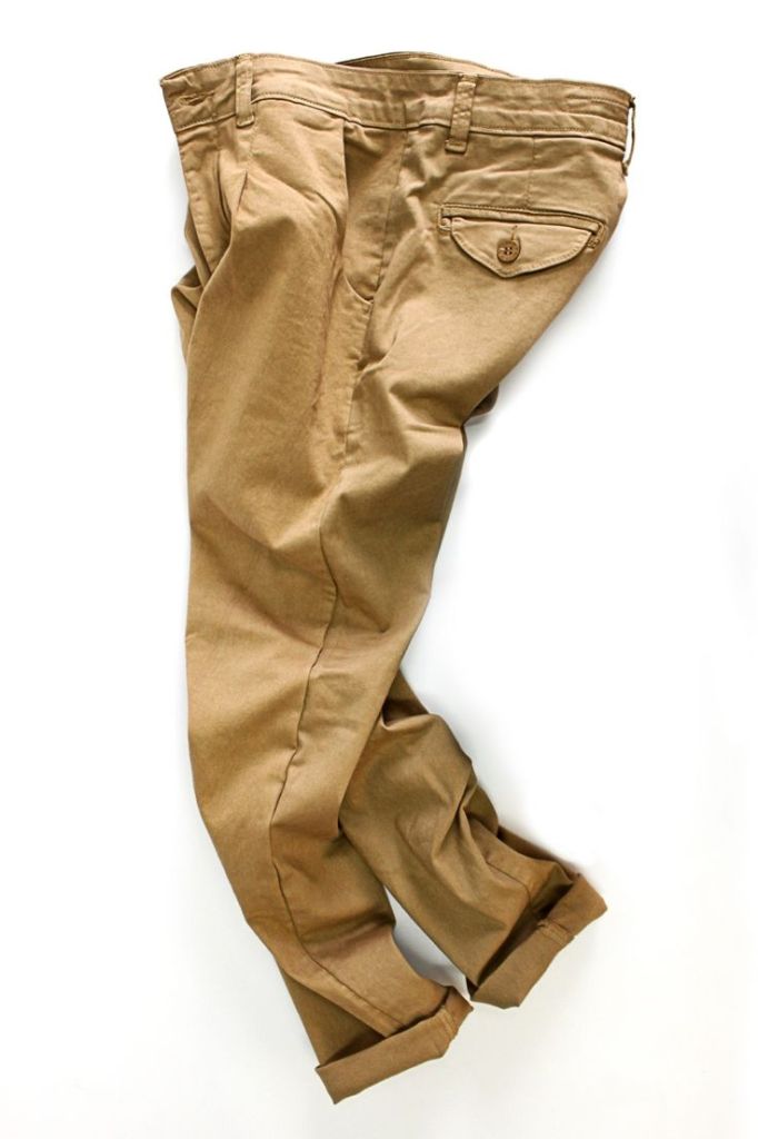 Calça de sarja; R$ 298, na Kings 55 (http://www.king55.com.br/). Preço pesquisado em novembro, sujeito a modificações