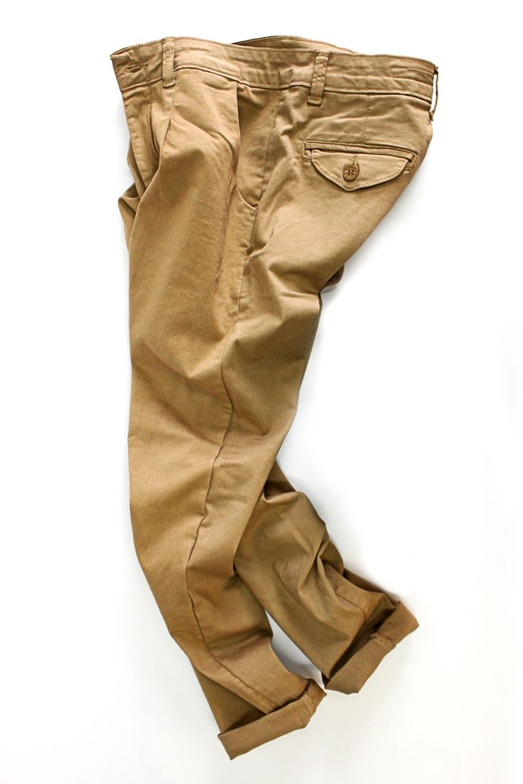 Calça de sarja; R$ 298, na Kings 55 (http://www.king55.com.br/). Preço pesquisado em novembro, sujeito a modificações