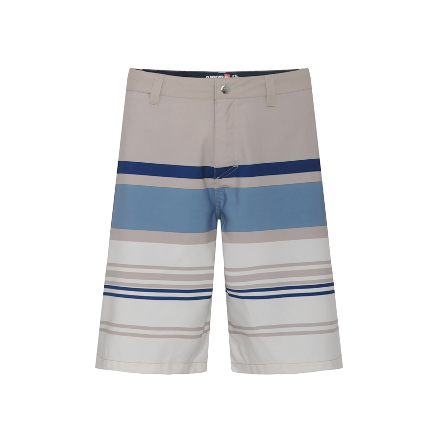 Bermuda surfe listrada; preço sugerido R$ 275, na Quiksilver (www.quiksilver.com.br)