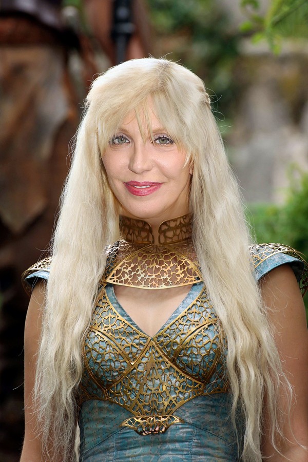 ... Courtney Love o papel de Daenerys Targaryen em 