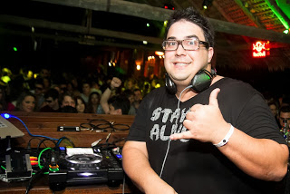 A ocupação principal do ator e apresentador André Marques hoje é DJ