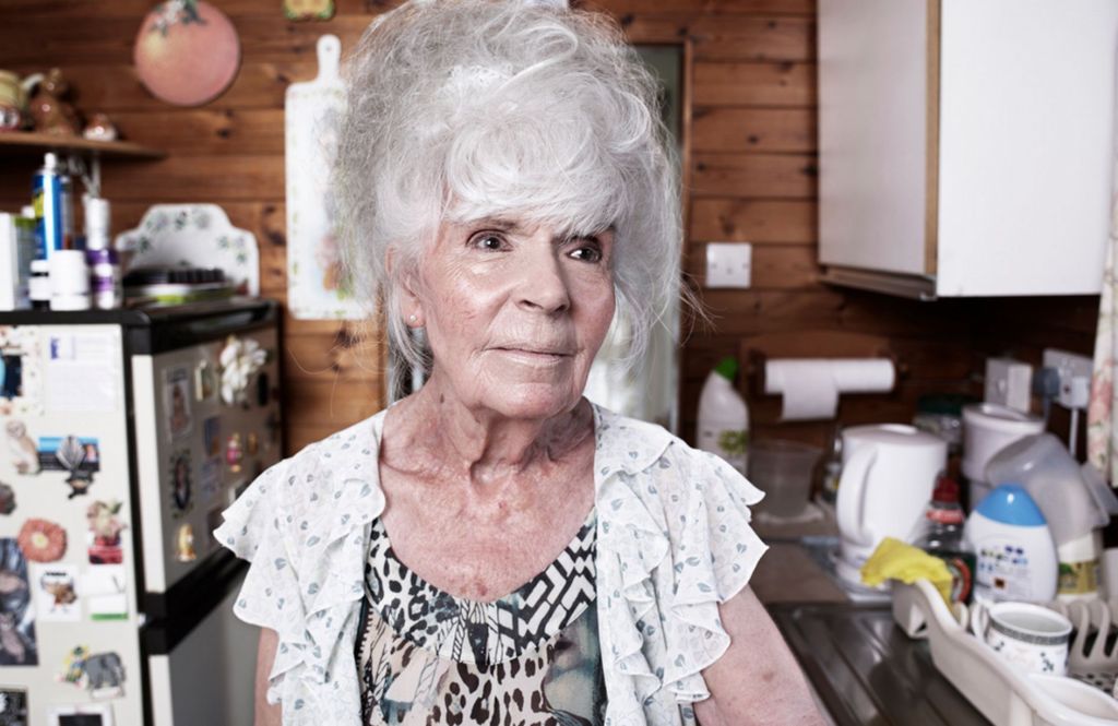 A veterana Iseult Richardson, de 82 anos, uma das moradoras mais antigas de Spielplatz