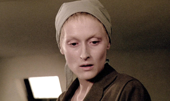 Uma das pioneiras em emagrecer para papéis no cinema foi Meryl Streep. Em A Escolha de Sofia (1982), ela viveu uma judia que sobreviveu ao nazismo.

Meryl perdeu cerca de  11 kg e, por sua destacada atuação, recebeu seu segundo Oscar, desta vez como melhor atriz