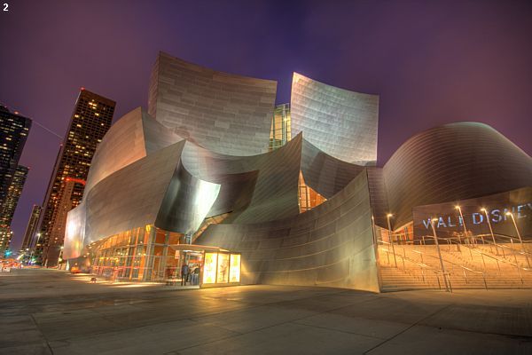 Frank Gehry, entre outras obras surpreendentes, projetou a sede da orquestra filarmônica de Los Angeles, nos EUA, também chamada de Walt Disney Concert Hall. Foto: Reprodução