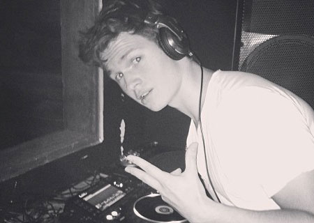 Um dos atores jovens mais hypados do momento é DJ por hobby