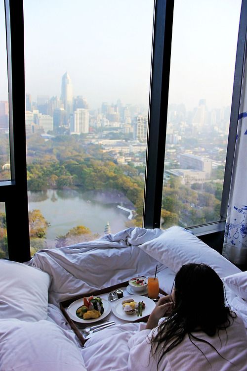 Café na cama é tipo a epítome do momento #deitada. Não custa nada sonhar...