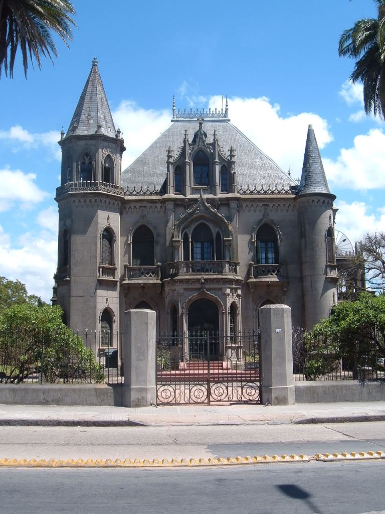 Palácio de Suarez y Reyes, que no inverno, sede do Executivo no Uruguai, e que Mujica deixa os sem-tetos, que não conseguiram abrigo, passar a noite