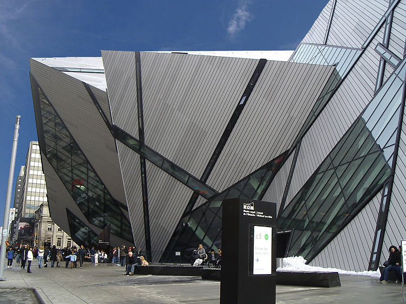 Já o projeto do Museu Royal Ontario é de Daniel Libeskind.