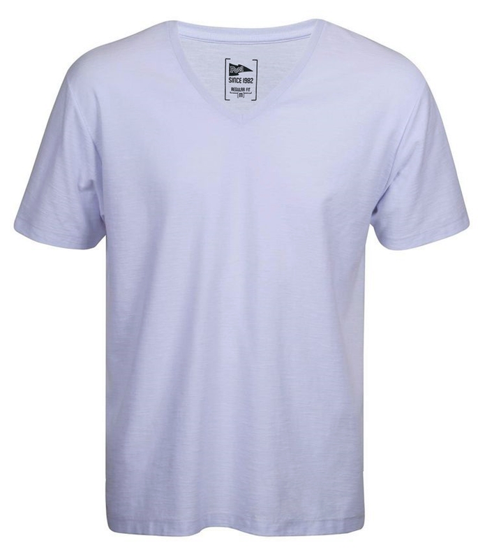 Camiseta branca; R$ 15,90, na Riachuelo (http://www.riachuelo.com.br/). Preço pesquisado em dezembro de 2014 e sujeito a alteração