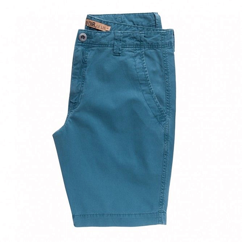 Bermuda de sarja; R$ 198, na Noir (www.lelis.com.br/shoponline/noir/). Preço pesquisado em dezembro de 2014 e sujeito a alteração 