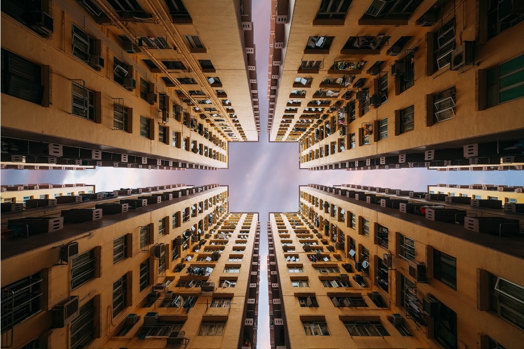 O fotógrafo australiano Peter Stewart  retrata prédios em Hong Kong
