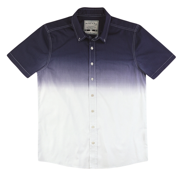 Camisa em dégradé azul; R$ 99,90, na Mineral (SAC Marisol  0800 8882600). Preço pesquisado em dezembro 2014, sujeito a alteração 