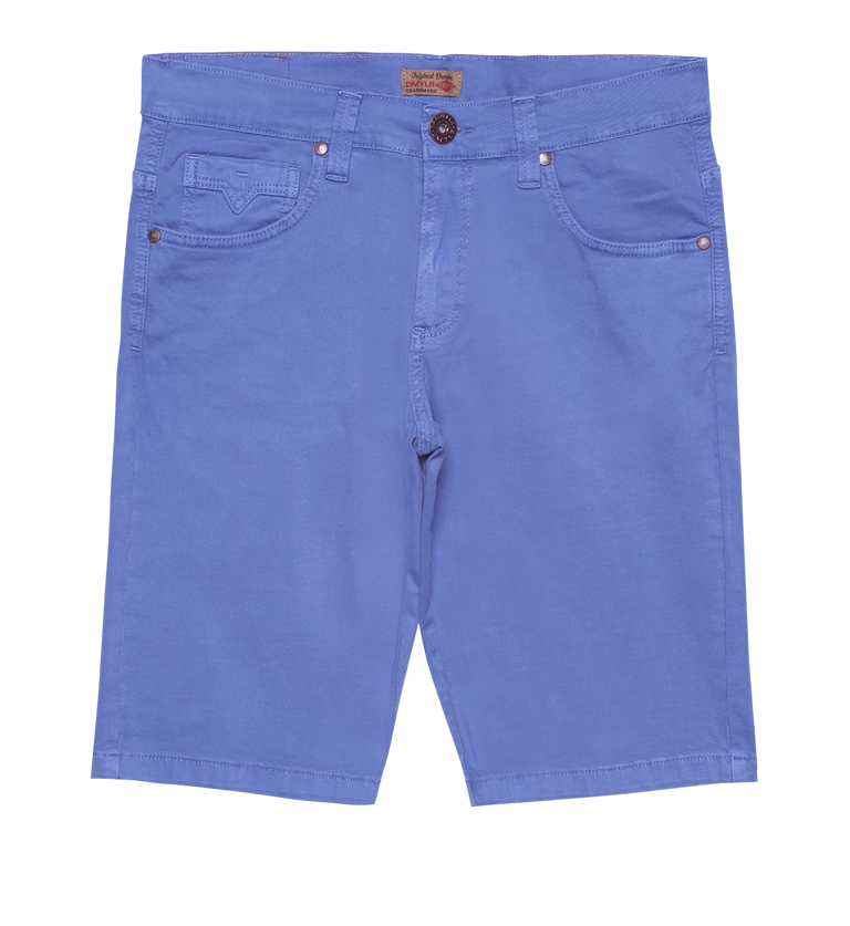 Bermuda azul; R$ 169, na Damyller (www.damyller.com.br). Preço pesquisado em dezembro 2014, sujeito a alteração 