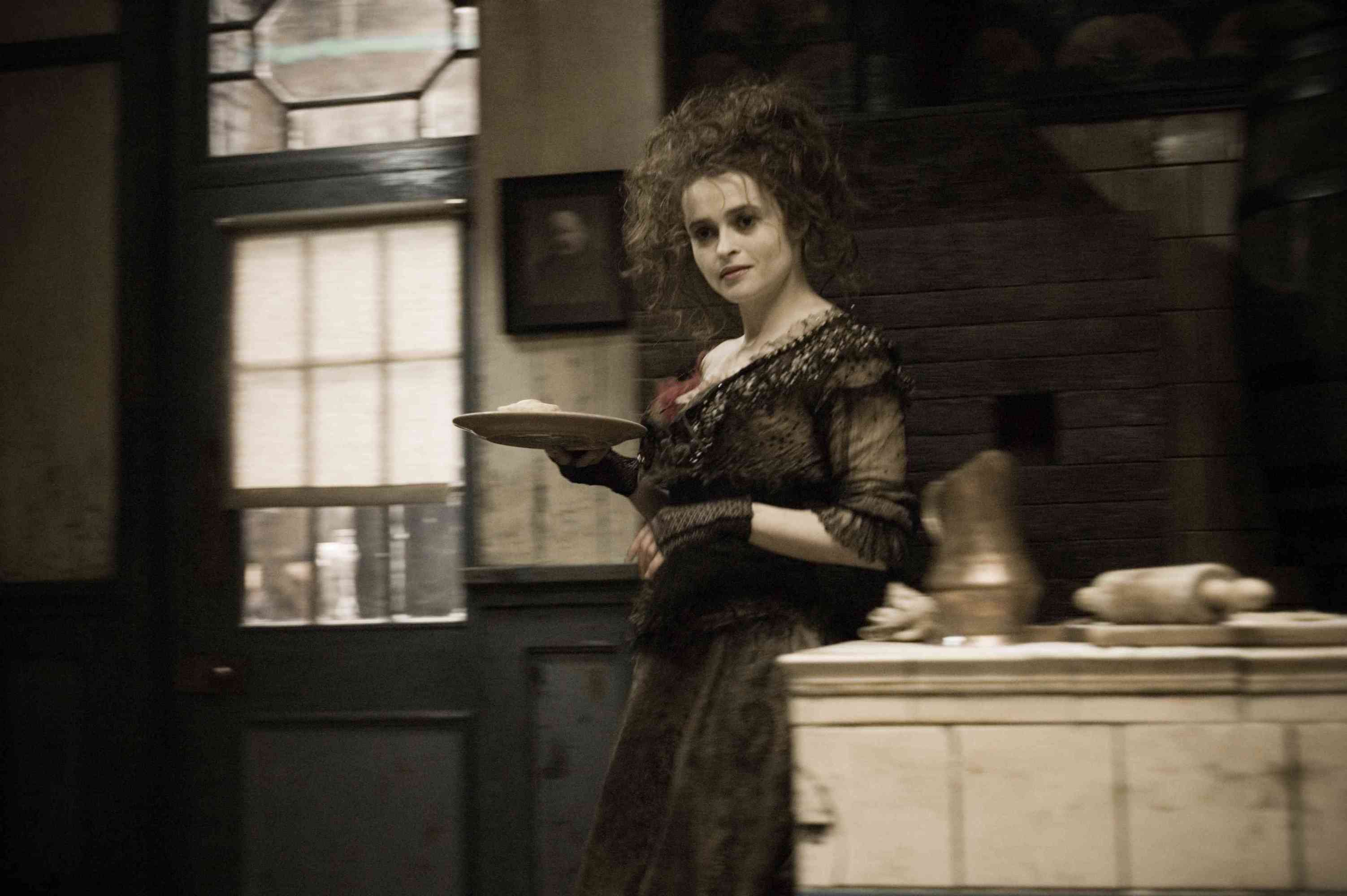 No filme musical, Helena viveu a viúva Mrs. Lovett, que fica apaixonada pelo louco protagonista vivido por Johnny Depp