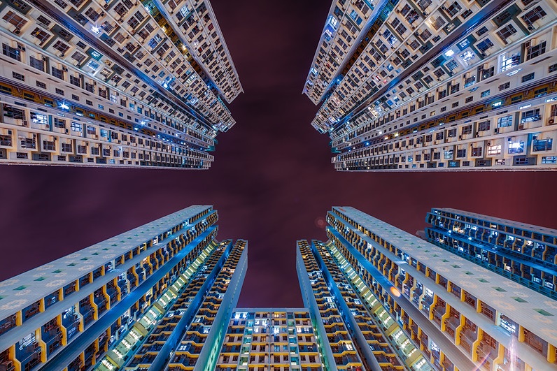 O fotógrafo australiano Peter Stewart  retrata prédios em Hong Kong