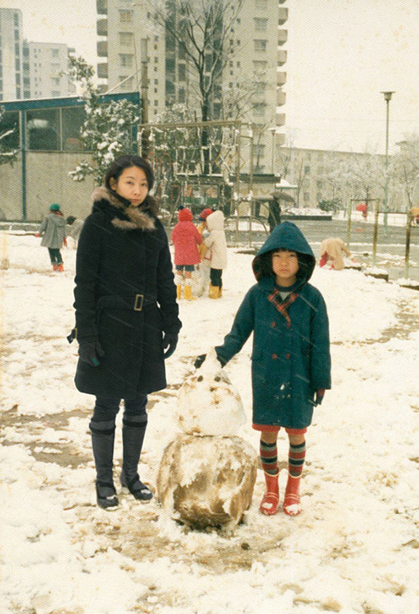 Chino Otsuka colocou a si mesma em fotos de sua infância