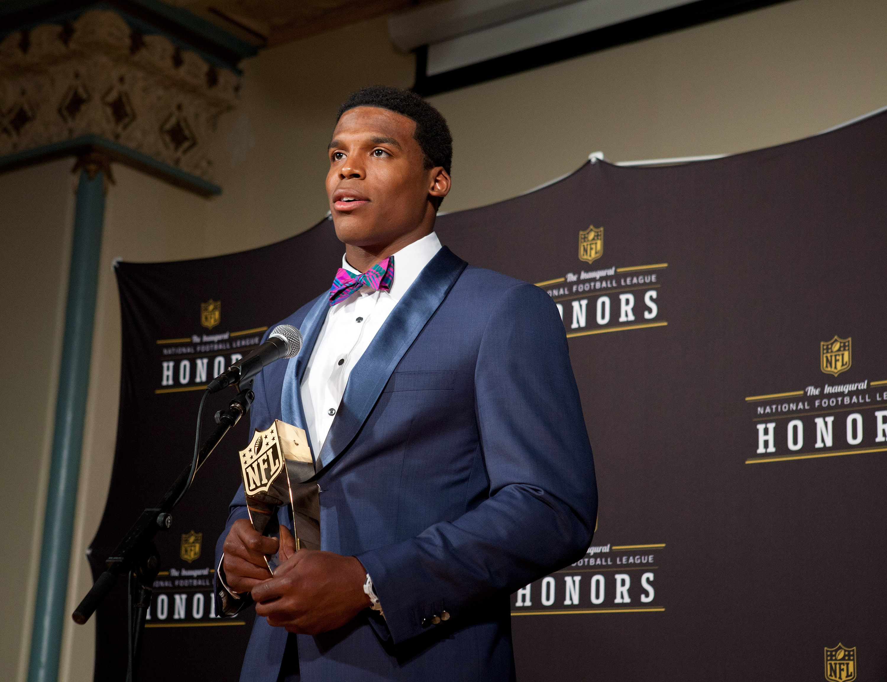 Craque de bola e tranquilo fora de campo, o QB tem tudo pra fazer história na NFL