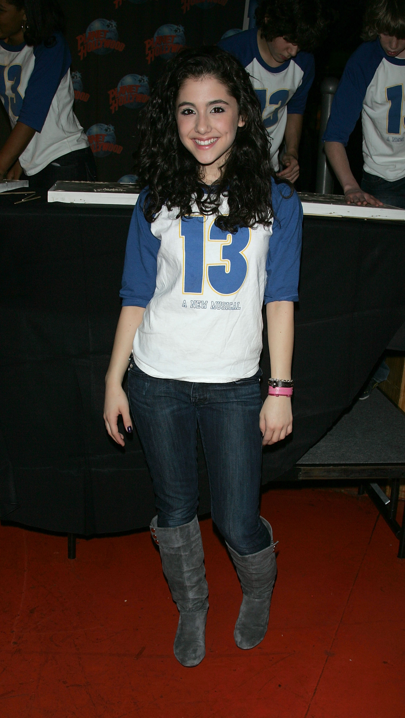 Ariana Grande no começo da carreira em 2008